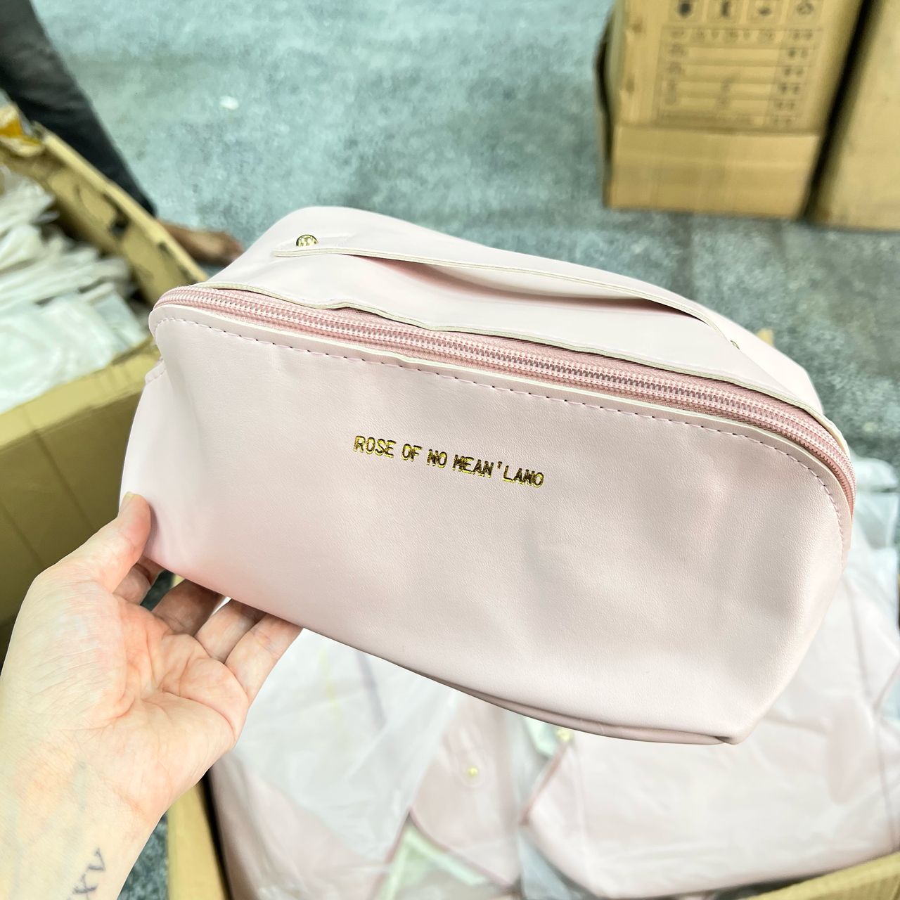 Pillow-Shaped Makeup Bag 化妆收纳包