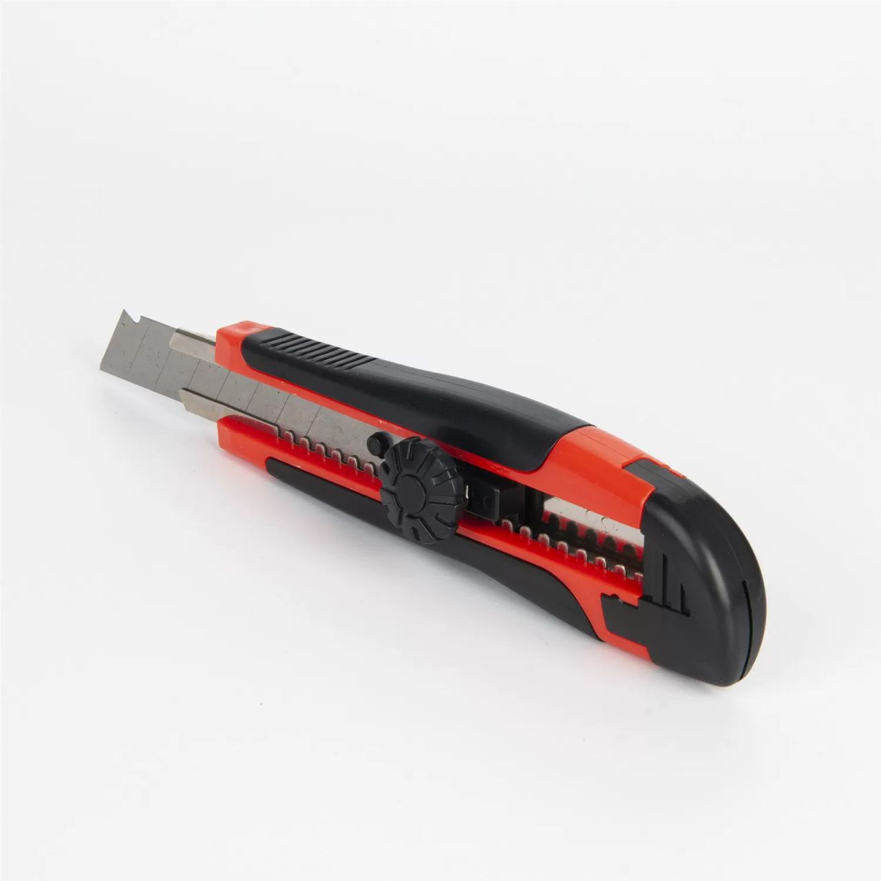 18MM large utility knife with replacement blade  18MM大号美工刀带替换刀片