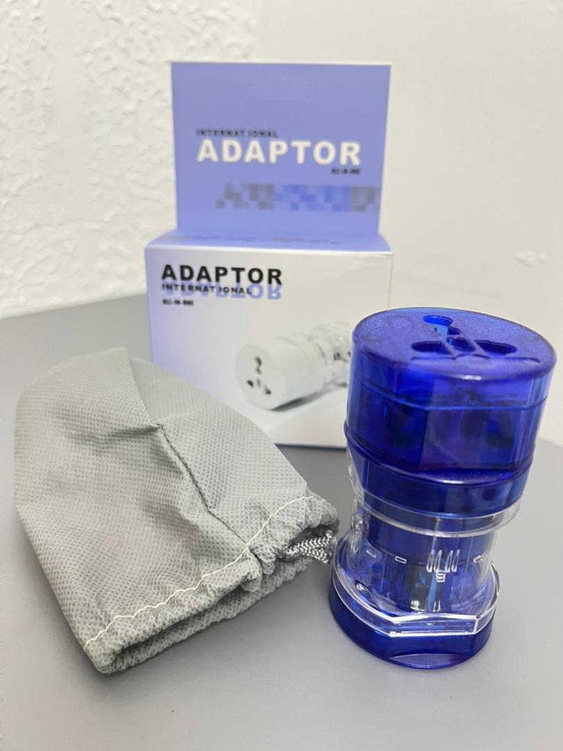 Universal Travel Adapter 万能旅行转换插头【With Storage Bag有收纳袋】